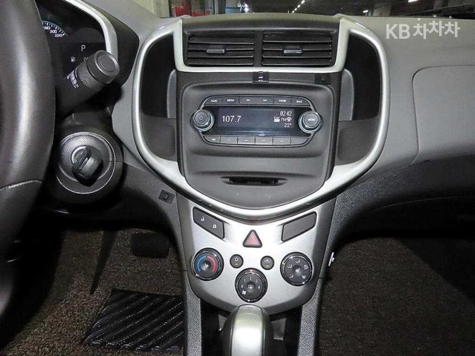 GM Korea The New (facelift) 아베오1.4 Turbo LT - 11