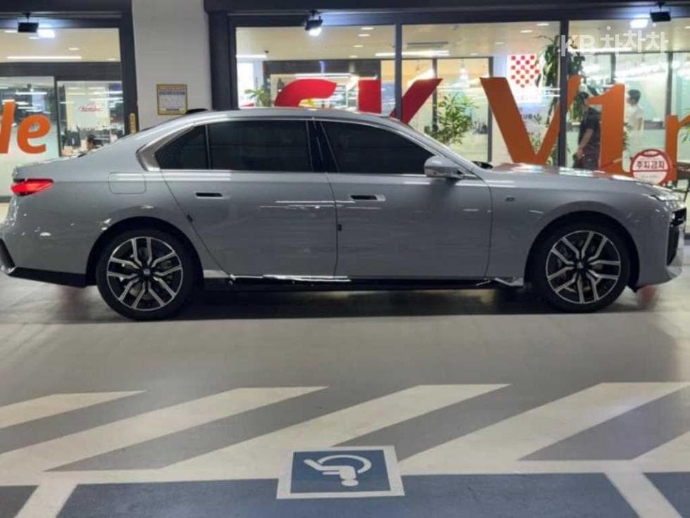 BMW 7시리즈(G70)740i xDrive M Sport - 3