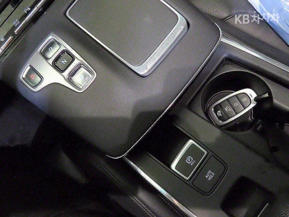 Хюндай The New (фейслифт) Grandeur (Azera)2.5 Exclusive - 12