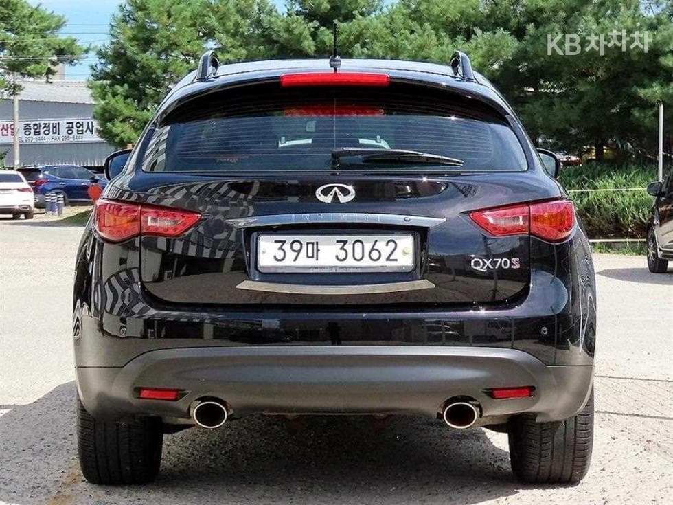 Местен피니티 QX70S 3.7 AWD - 4