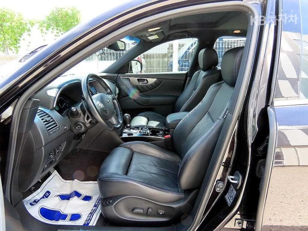 Местен피니티 QX70S 3.7 AWD - 5