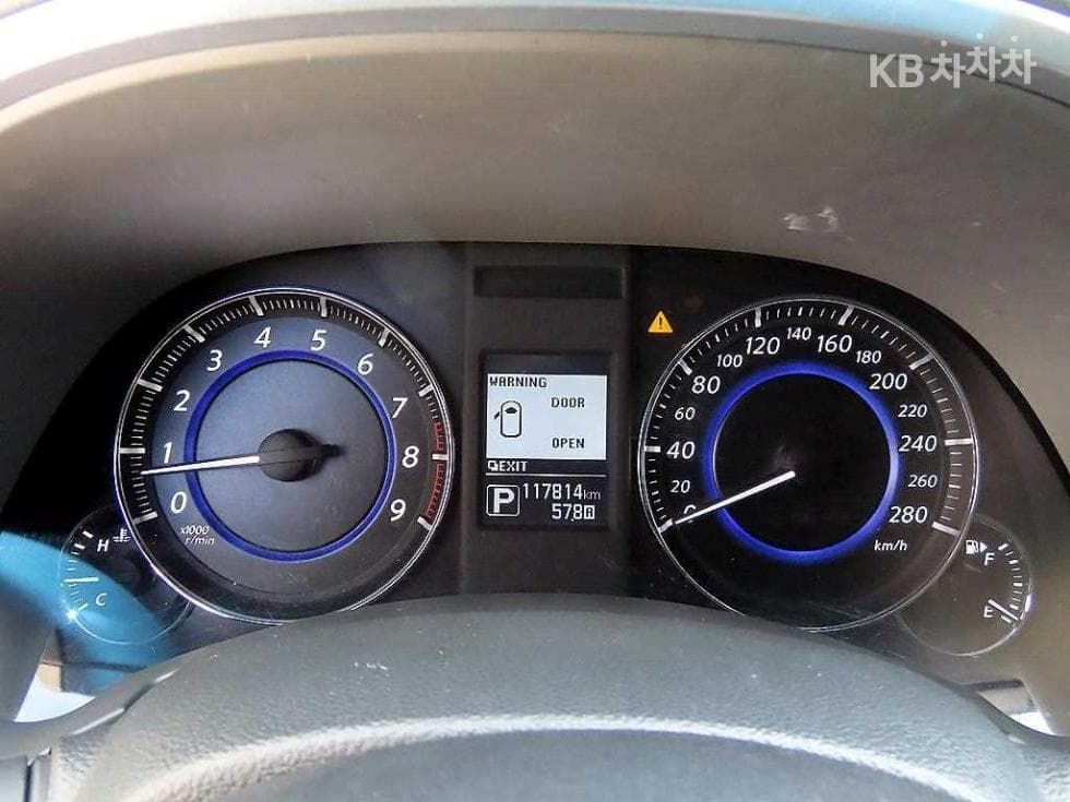 Местен피니티 QX70S 3.7 AWD - 9