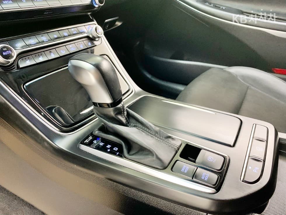 Хюндай Grandeur (Azera)IG3.0 Exclusive Стандартен - 9