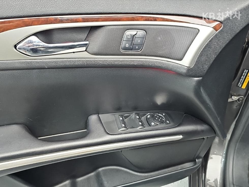 링컨 Нов MKZ2.0 EcoBoost RetractRoof&TechAWD - 16