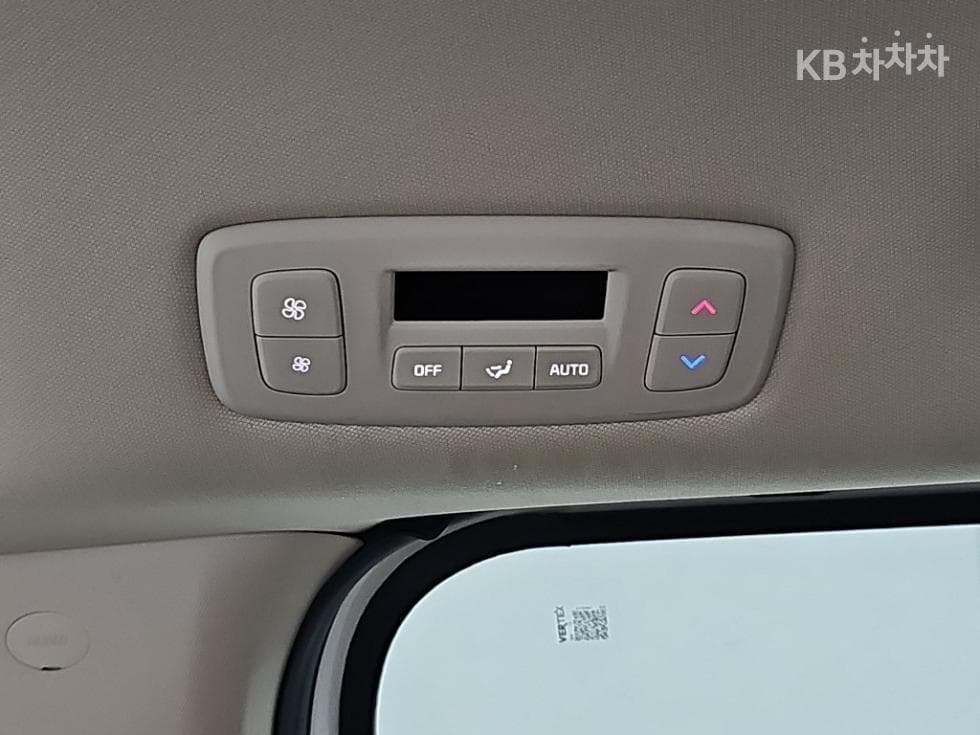 Kia Carnival 4th generationD2.2 9-seater Prestige - 13