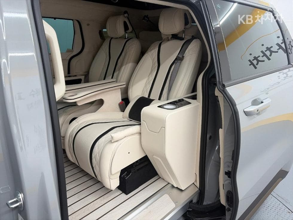 Киа The New (фейслифт) Канивал Хибрид 4-то поколениеВисок Лимузин (Канивал) 1.6 HEV 9-местен Signature - 12