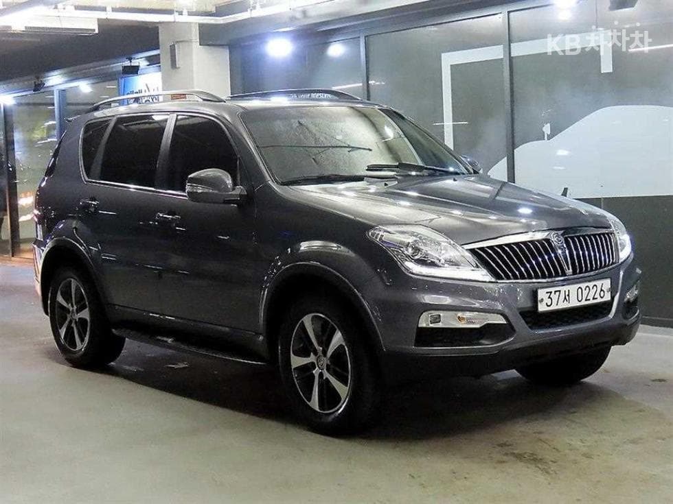 КейДжи Мобилити RextonW 7-местен (Лимузин) 4x4 RX7 Престиж - Image 1