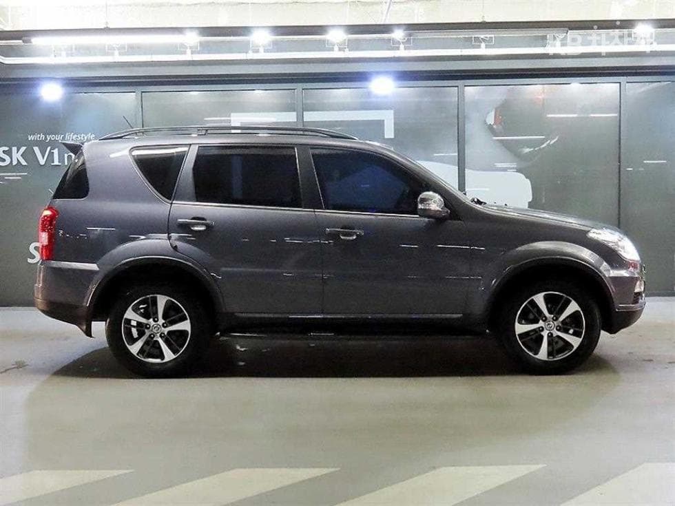 KG Mobility RextonW7-seater (Limousine) 4WD RX7 Prestige - 3
