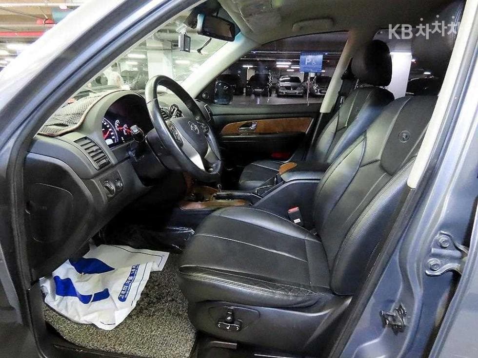 KG Mobility RextonW7-seater (Limousine) 4WD RX7 Prestige - 6