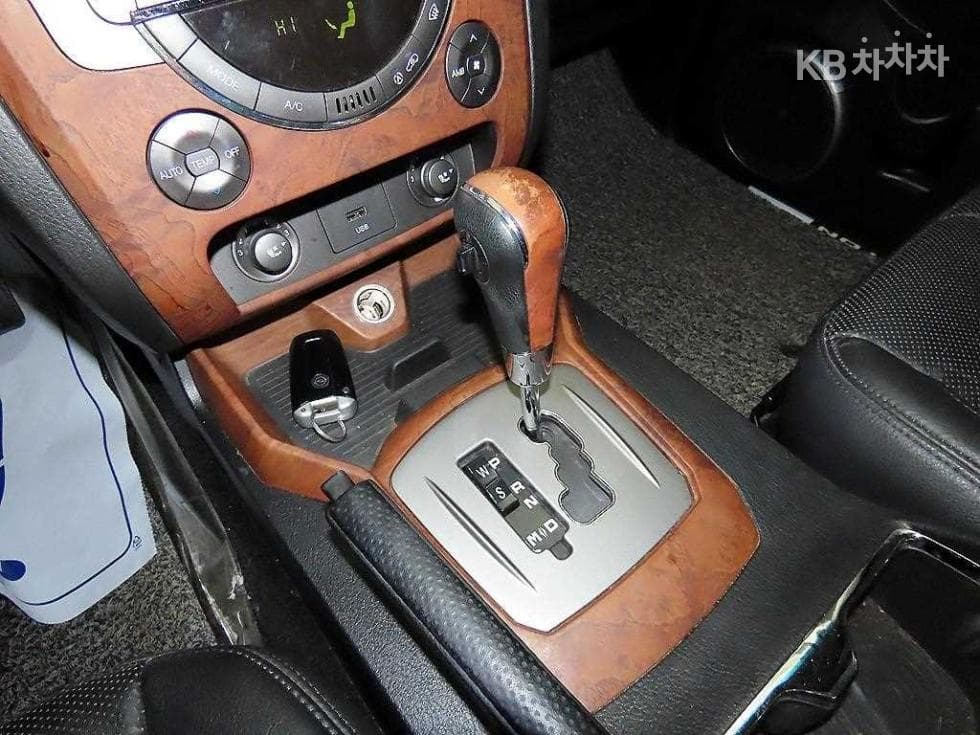 KG Mobility RextonW7-seater (Limousine) 4WD RX7 Prestige - 12