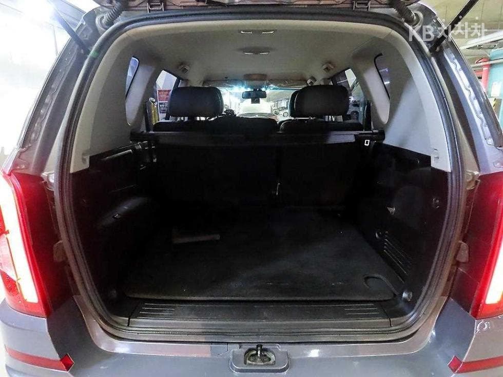 KG Mobility RextonW7-seater (Limousine) 4WD RX7 Prestige - 17