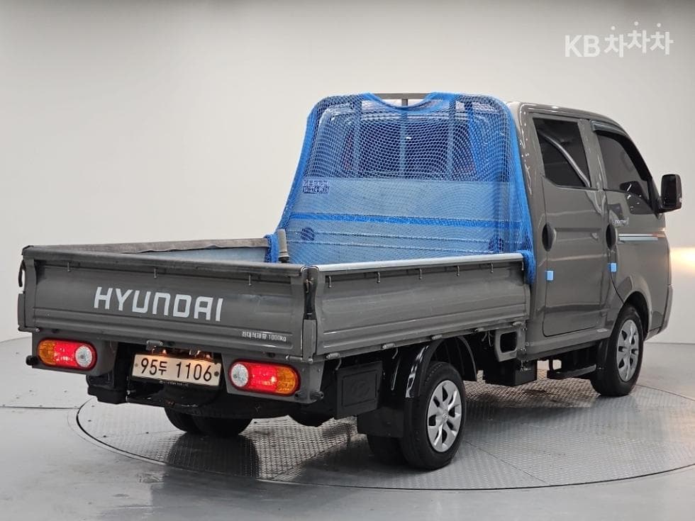 Хюндай Porter 2Удължено междуосие Двойна Кабина CRDi Premium - 4