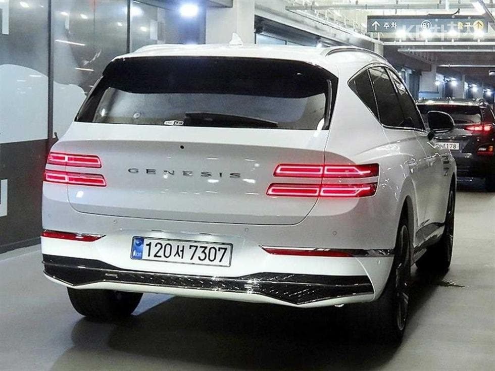 Genesis GV802.5 Turbo Gasoline AWD - 4