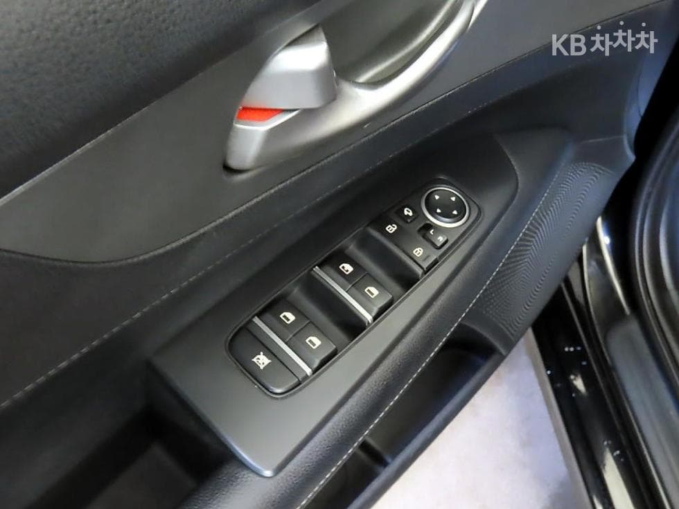 Kia All New K31.6 Gasoline Luxury - 17