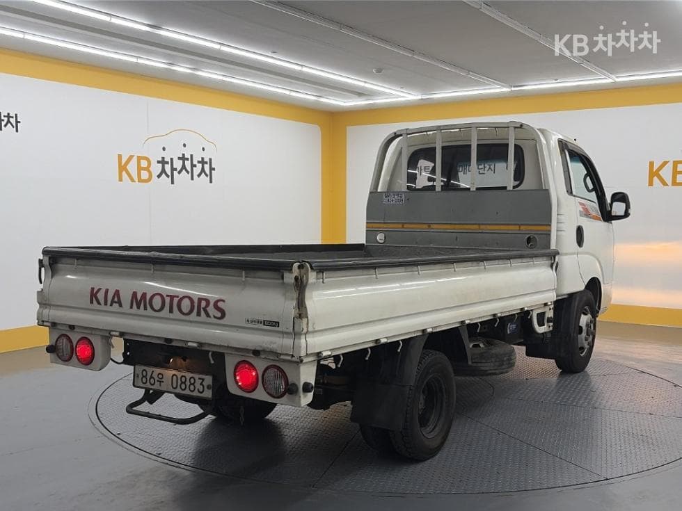Киа Бонго 3 (лек)1.2Тон Удължено междуосие Королевска кабина CRDi Престиж - 4