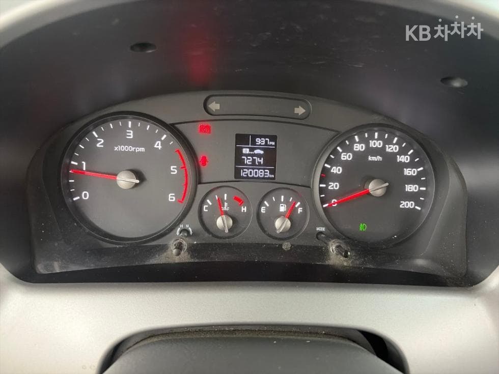 Киа Бонго 3 (лек)1.2Тон Удължено междуосие Королевска кабина CRDi Престиж - 6