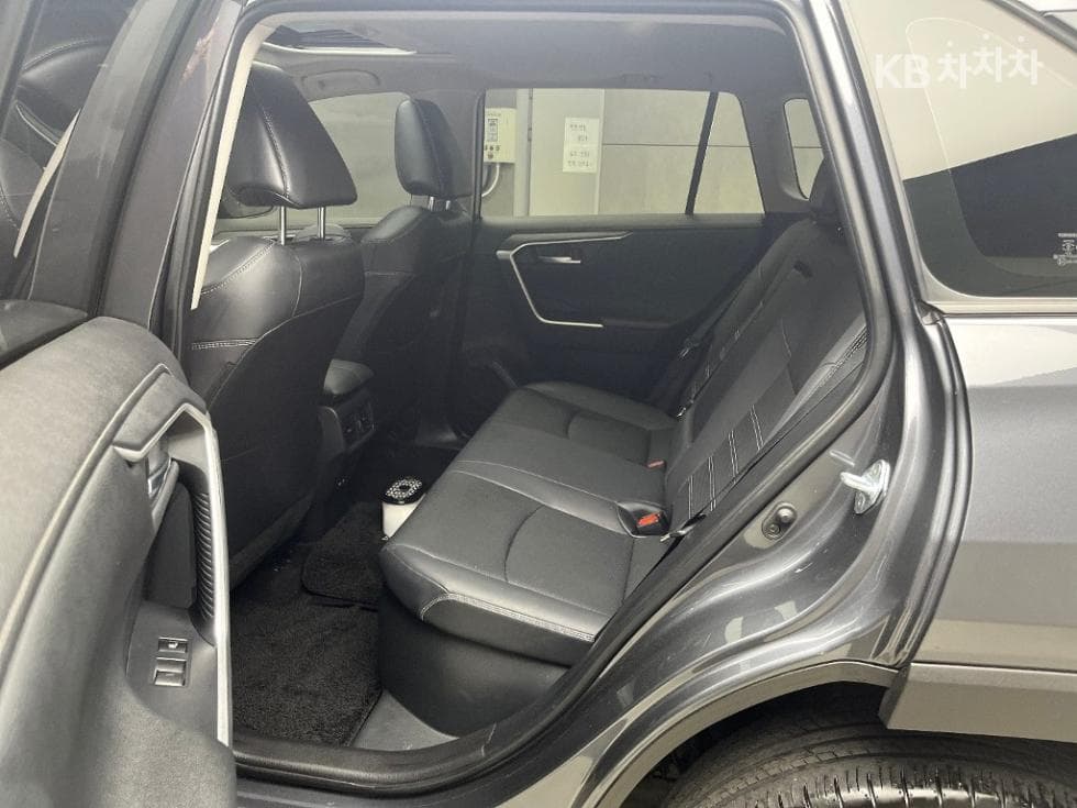 Toyota New RAV42.5L hybrid AWD Limited - 6