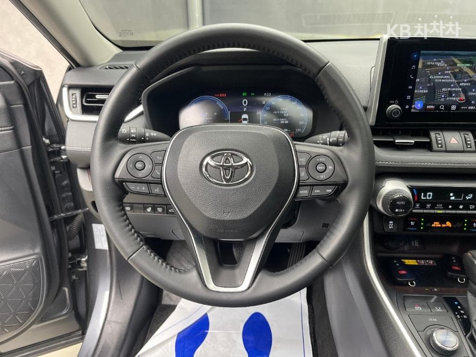 Toyota New RAV42.5L hybrid AWD Limited - 9