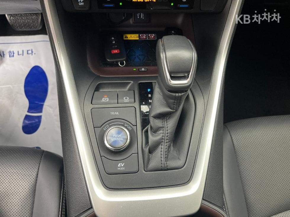 Toyota New RAV42.5L hybrid AWD Limited - 10