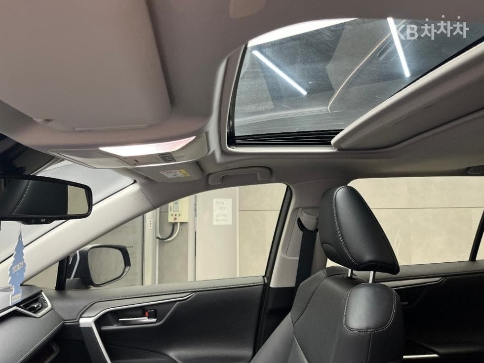 Toyota New RAV42.5L hybrid AWD Limited - 15