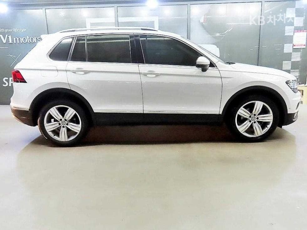 Volkswagen The New (facelift) Tiguan2.0 Turbo Diesel Injection 4Motion Prestige - 3
