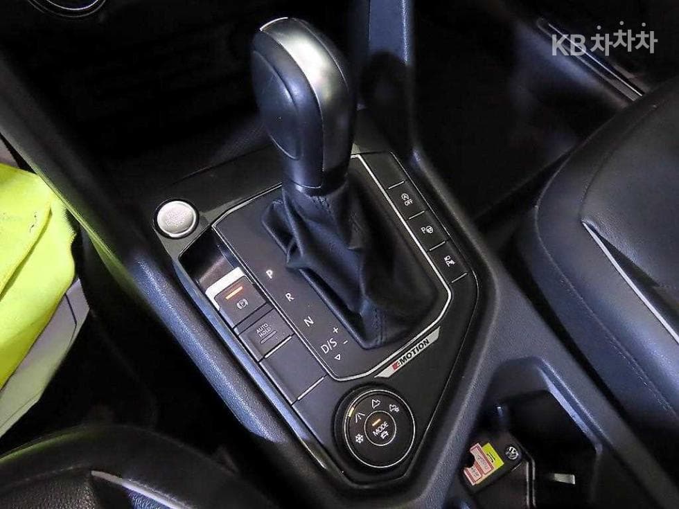 Volkswagen The New (facelift) Tiguan2.0 Turbo Diesel Injection 4Motion Prestige - 12