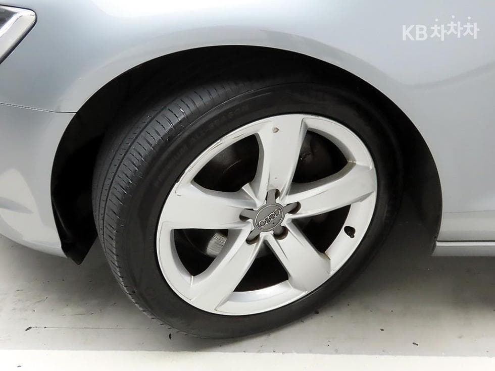 Ауди NEW A640 TFSI 콰트로 Динамичен LED C7 - 19