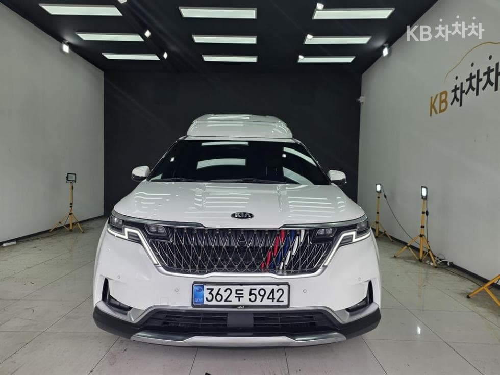 Киа Канивал 4-то поколение D2.2 9-местен Signature - Image 1