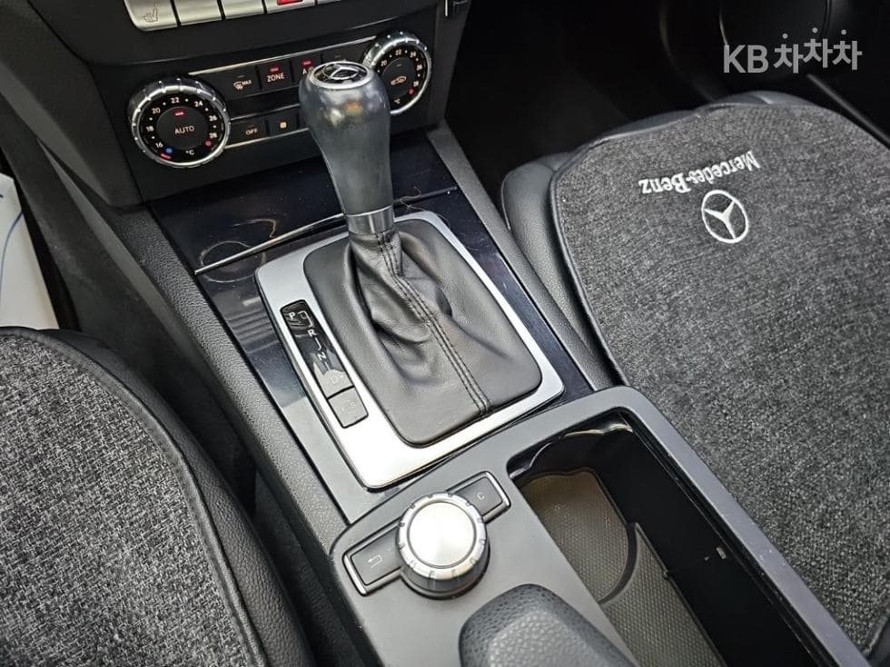 Mercedes-Benz Нов C-КласC200 CGI 블루이피션시 W204 - 8