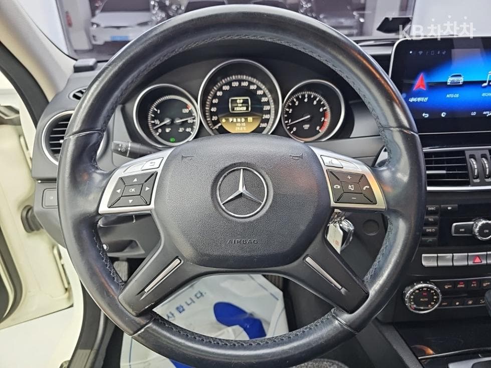 Mercedes-Benz Нов C-КласC200 CGI 블루이피션시 W204 - 9