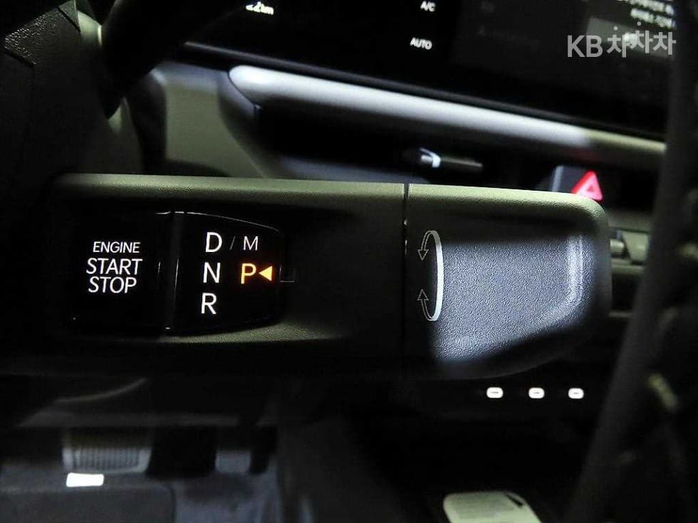 Киа 디 올НовSeltosХибрид 1.6 HEV 2WD Signature X-라Местен - 12