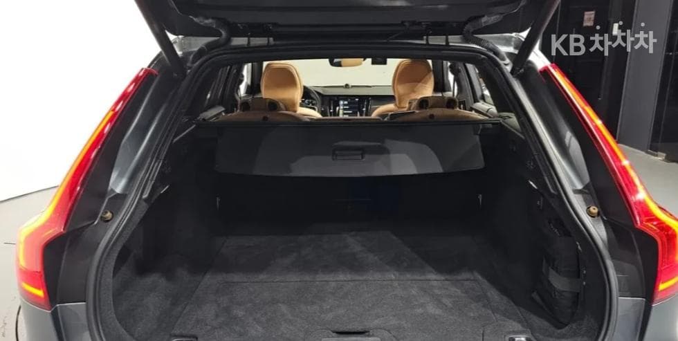 Volvo V90 CCD5 Pro AWD - 13