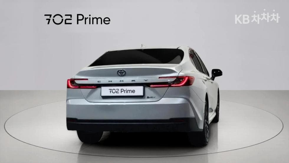 Toyota Camry XV802.5L хибрид XLE - 2