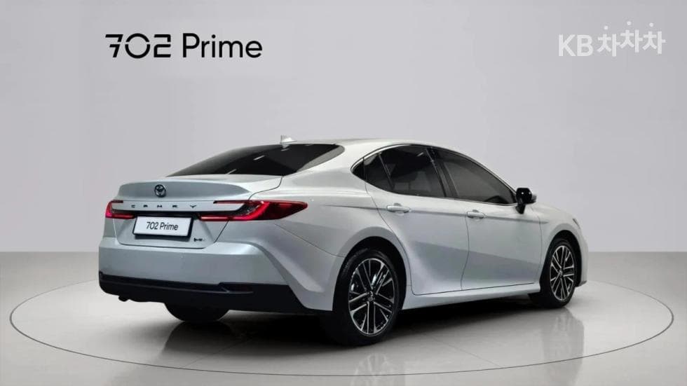 Toyota Camry XV802.5L хибрид XLE - 3