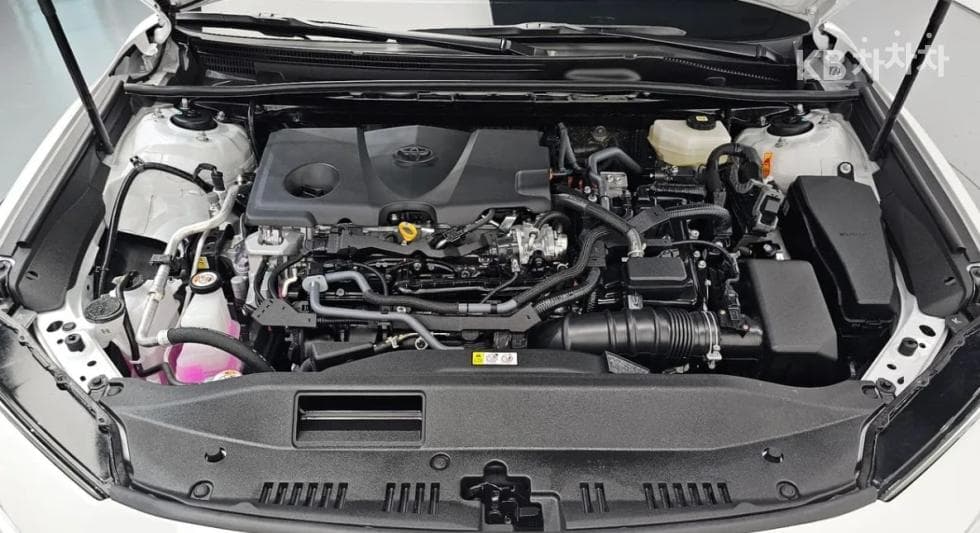 Toyota Camry XV802.5L хибрид XLE - 6