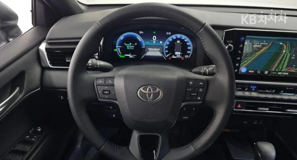 Toyota Camry XV802.5L хибрид XLE - 12