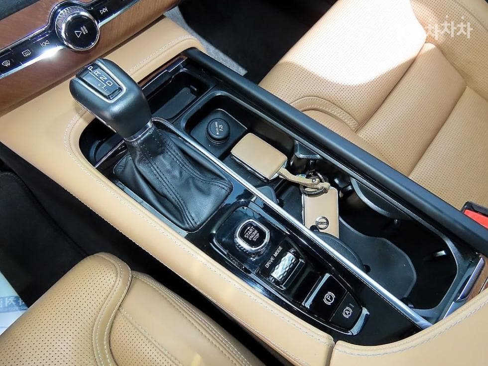 Volvo All New XC90D5 Inscription - 12