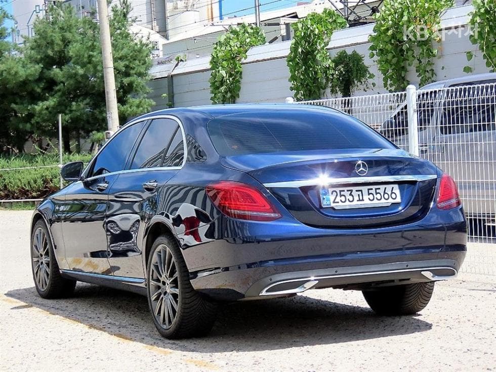 Mercedes-Benz The New (фейслифт) C-КласC200 Avantgarde W205 - 3