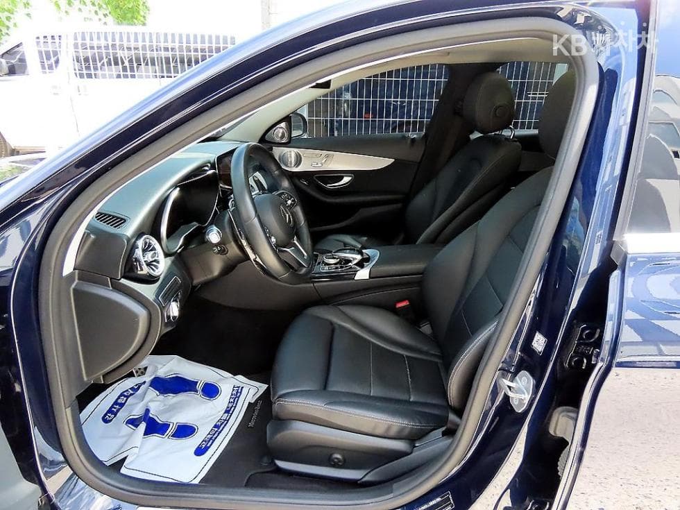 Mercedes-Benz The New (фейслифт) C-КласC200 Avantgarde W205 - 5