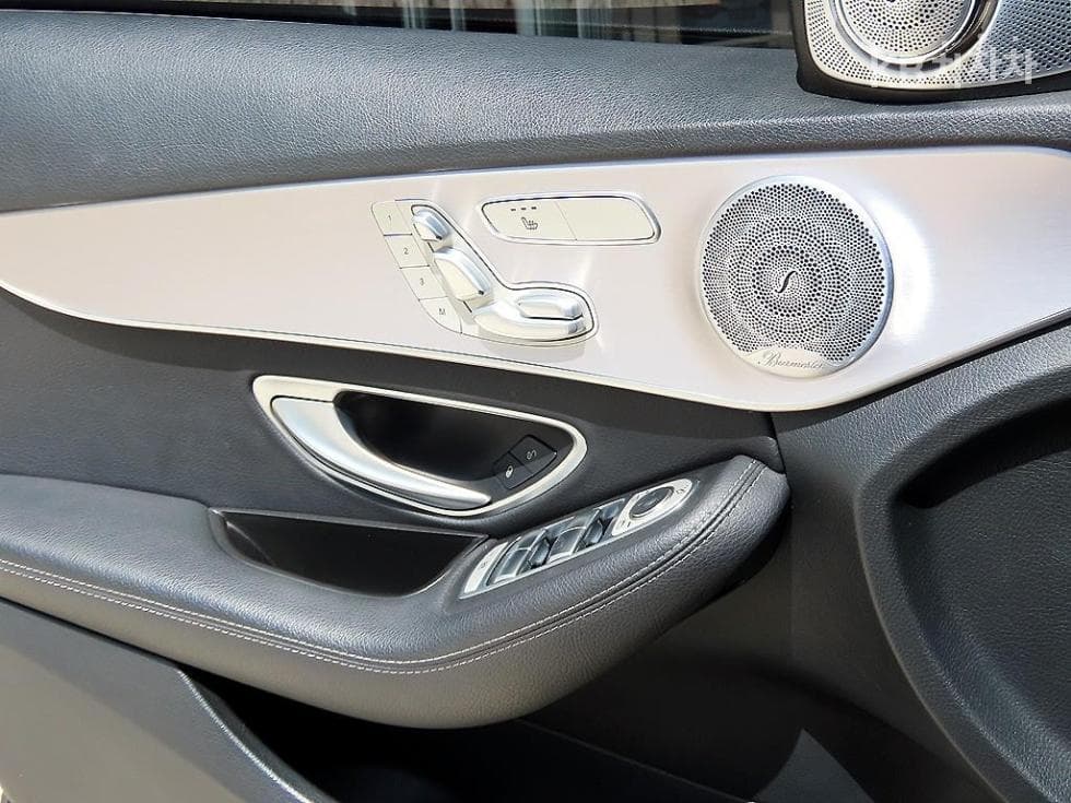 Mercedes-Benz The New (фейслифт) C-КласC200 Avantgarde W205 - 11