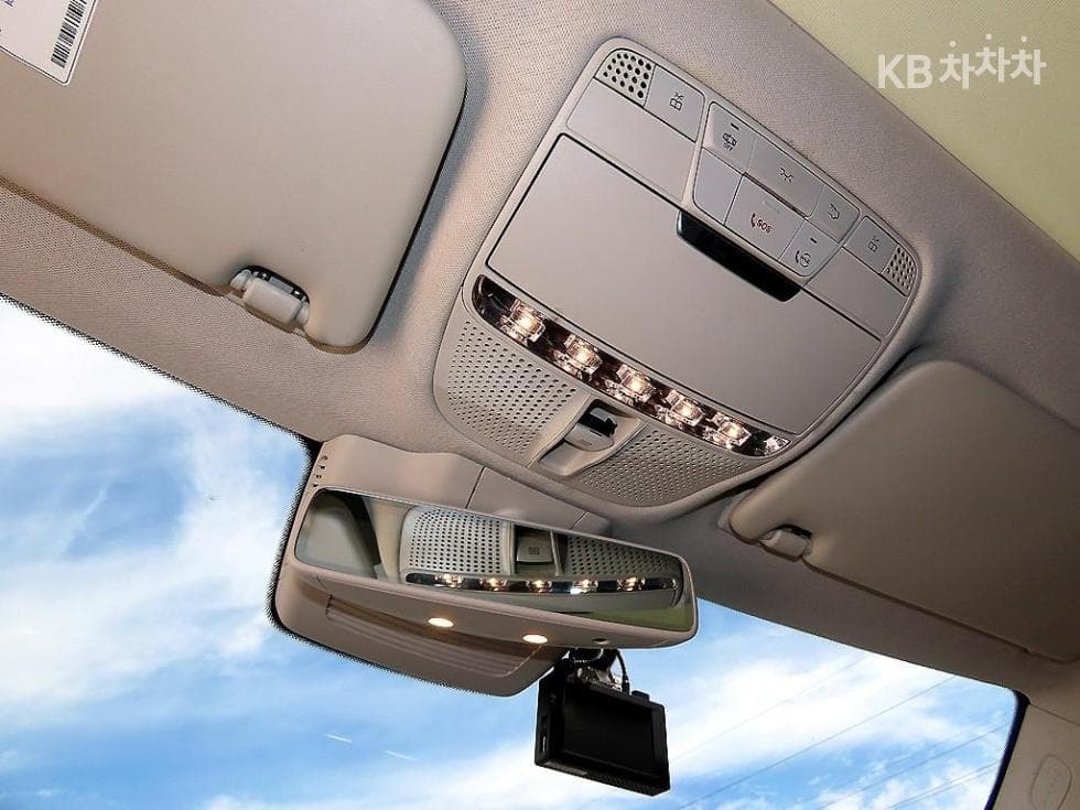 Mercedes-Benz The New (фейслифт) C-КласC200 Avantgarde W205 - 16