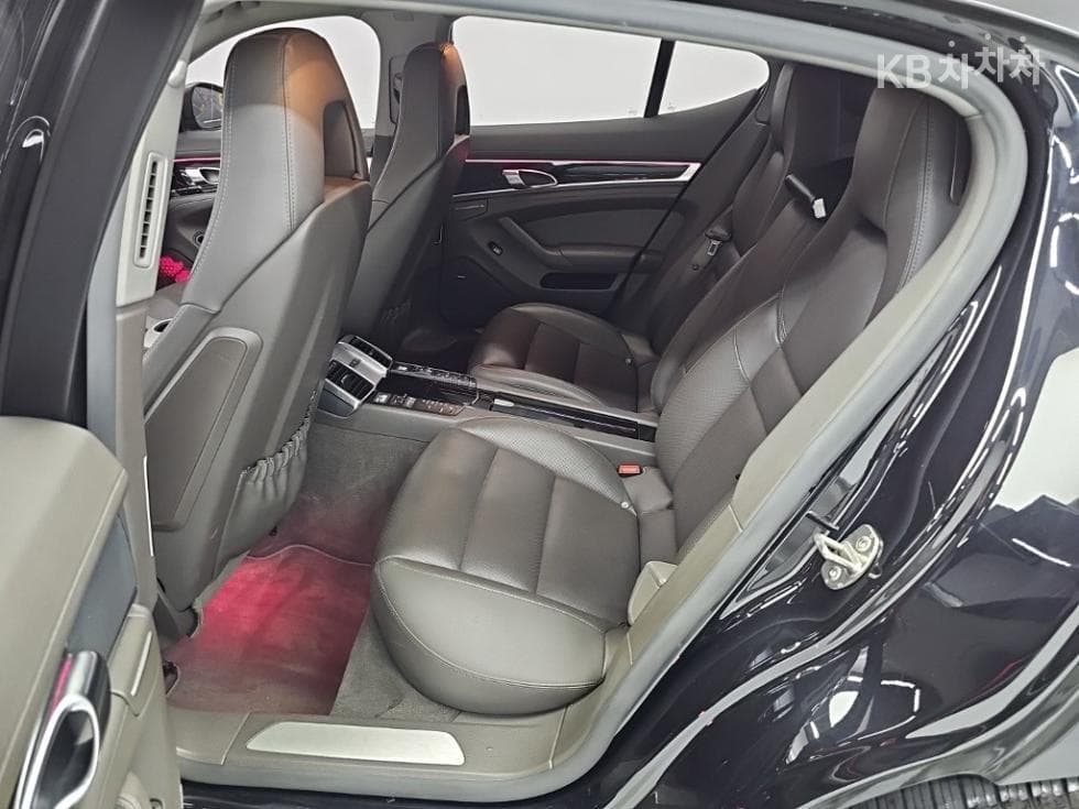 Porsche 파나메라3.6 AWD 970 - 12