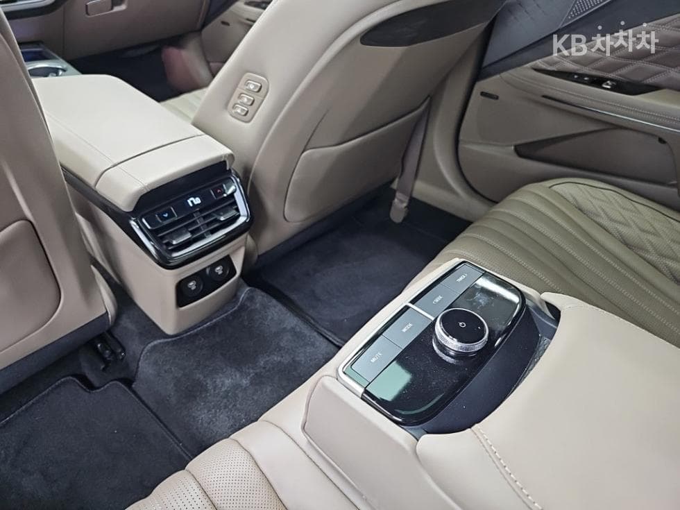 Киа K82.5L бензин Signature Специал (специален признак/издание) - 13