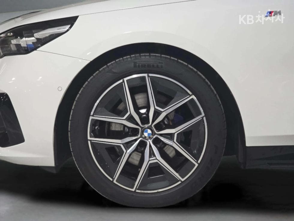 BMW Нов5 Серия(G60)520i M Sport - 5