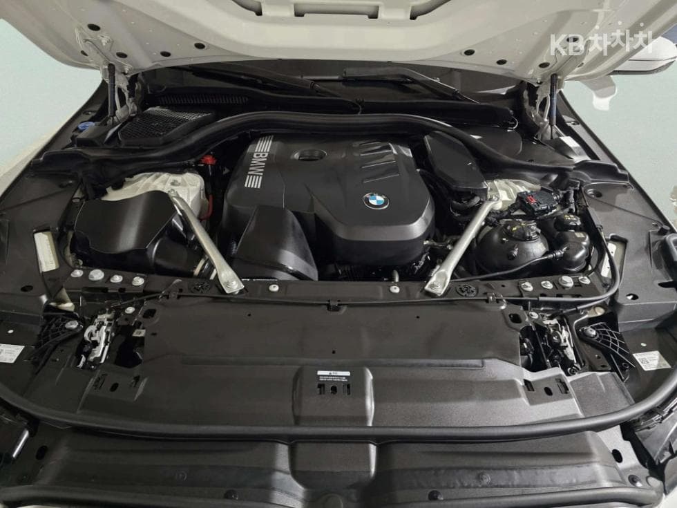 BMW Нов5 Серия(G60)520i M Sport - 6