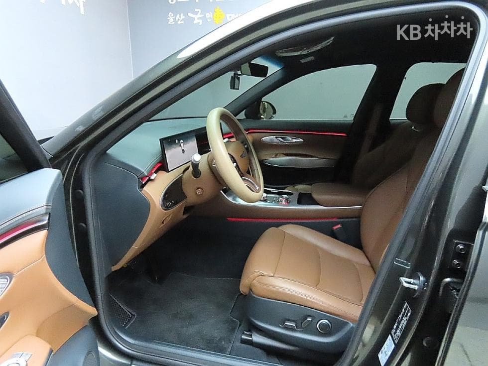 Genesis GV70Gasoline 2.5T AWD - 10