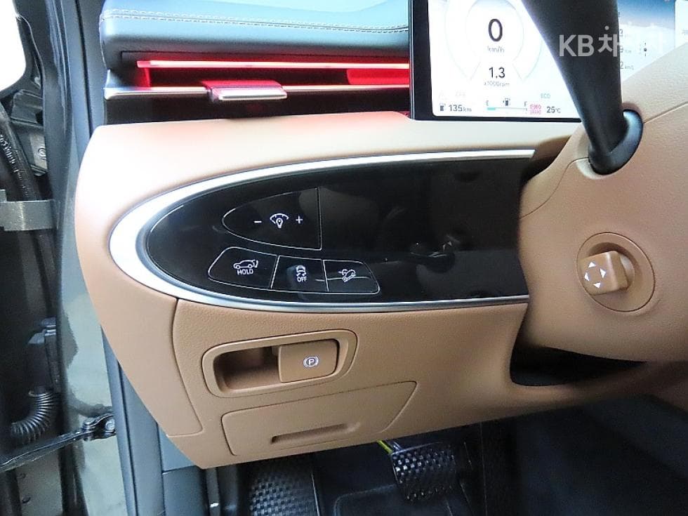 Genesis GV70Gasoline 2.5T AWD - 12