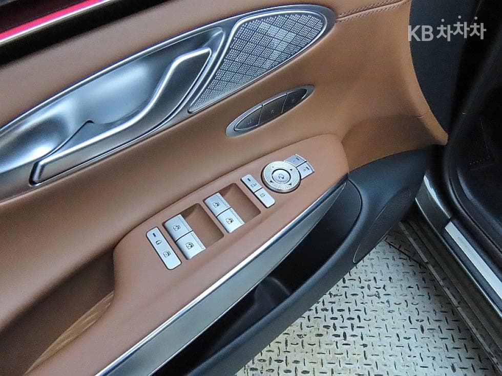 Genesis GV70Gasoline 2.5T AWD - 13