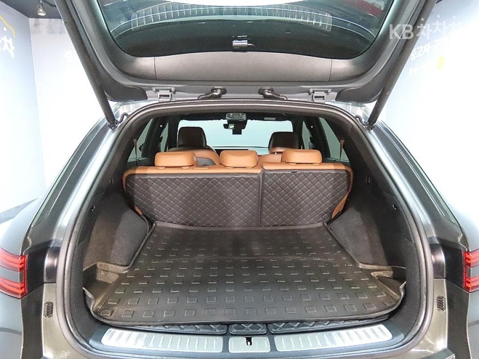 Genesis GV70Gasoline 2.5T AWD - 19