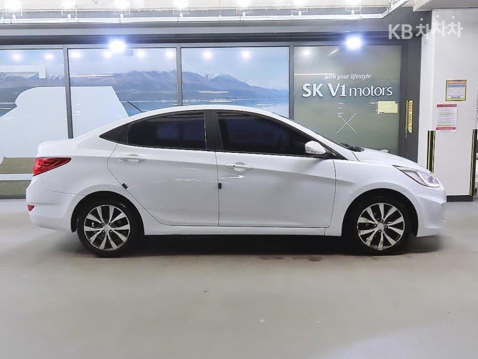 Хюндай Акцент(신형)1.4 VVT Premium - 3